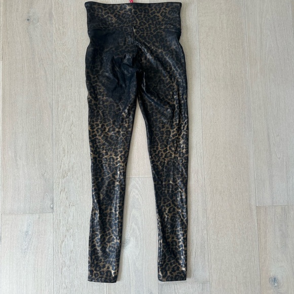 SPANX FAUX LEATHER LEOPARD LEGGINGS - Picture 4 of 4